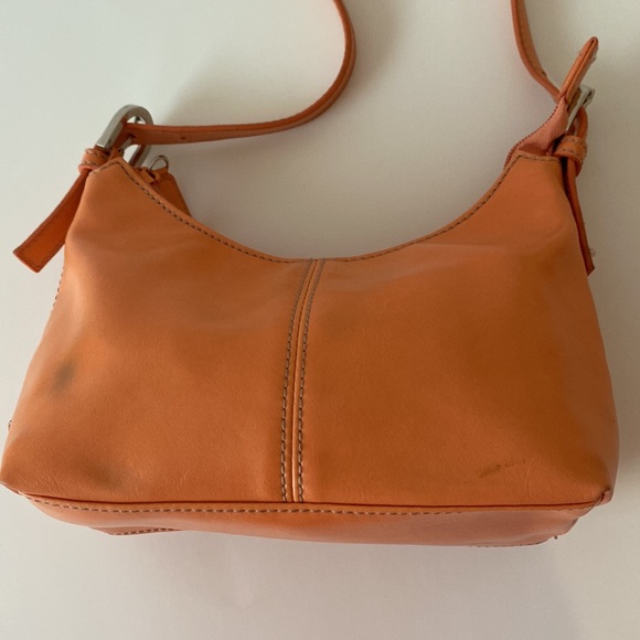 NINE & COMPANY Small Orange Zip Close Shoulder Bag - Picture 3 of 16